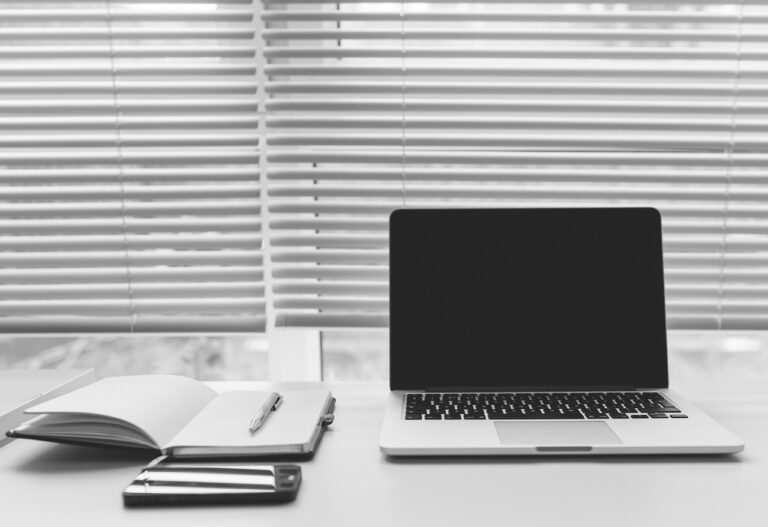 Docker escape: gdy kontener wyciąga rękę do hosta