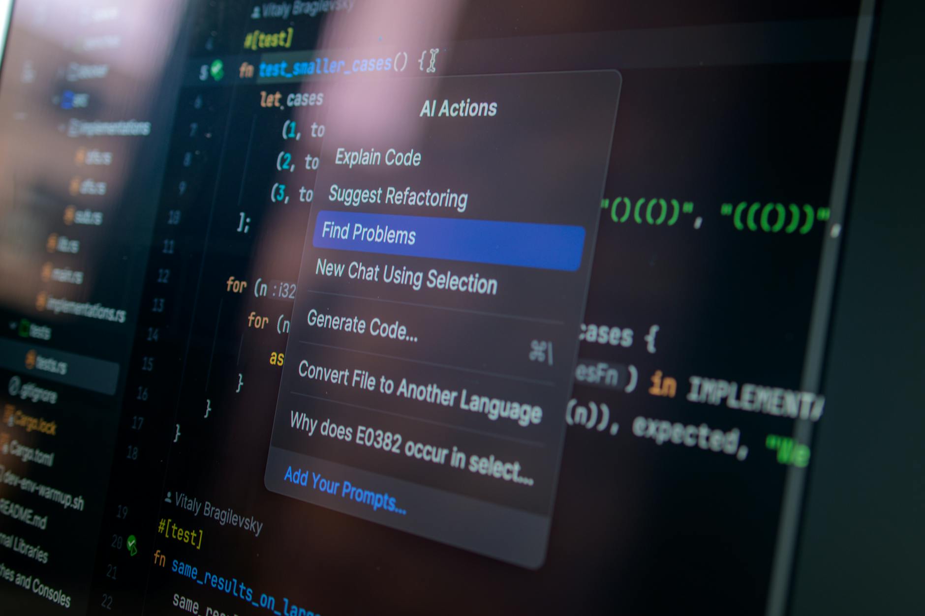 Ekran komputera z kodem JavaScript i menu akcji sztucznej inteligencji