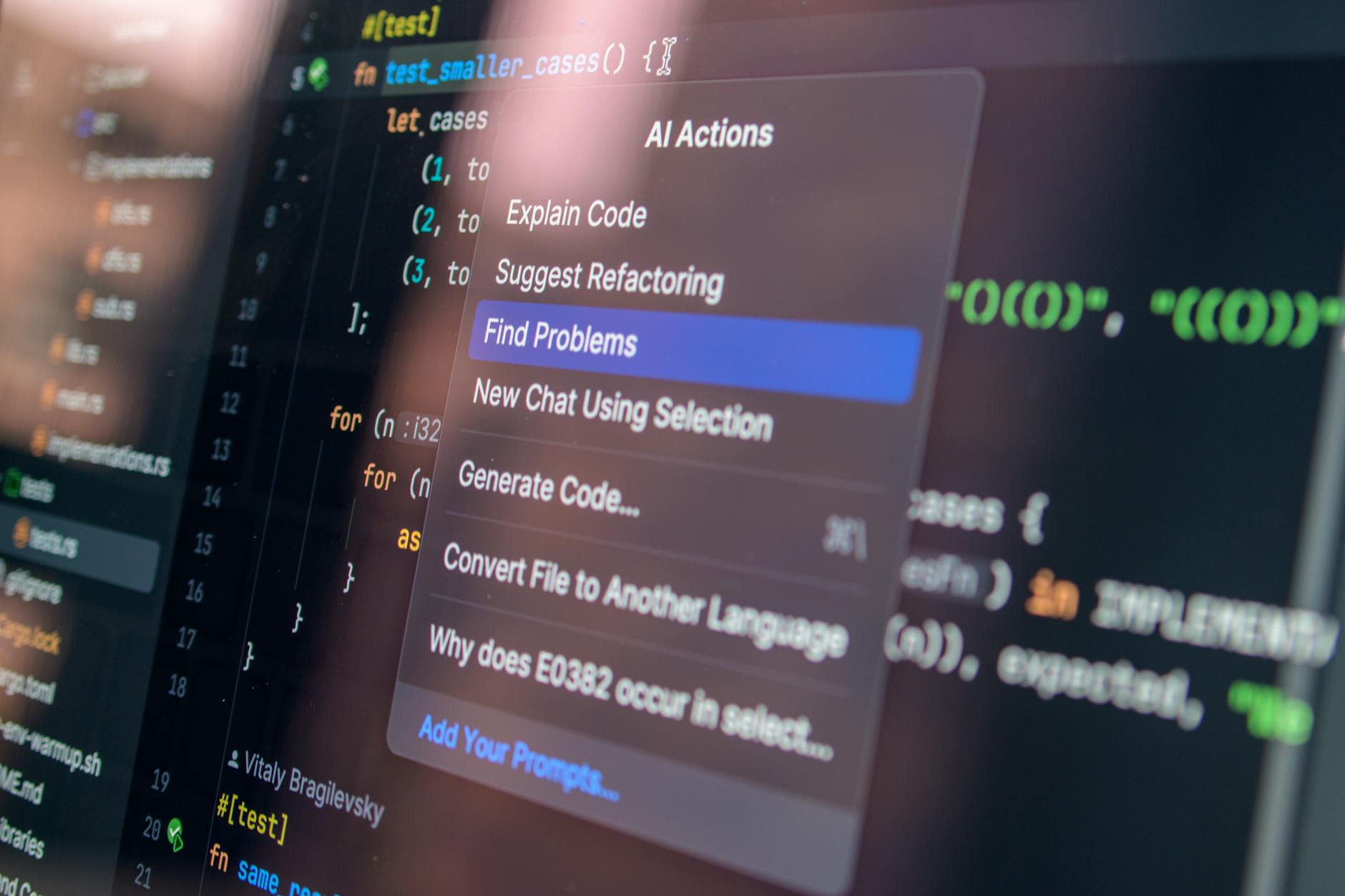 Zbliżenie ekranu z kodem JavaScript i menu debugowania wspieranym przez AI