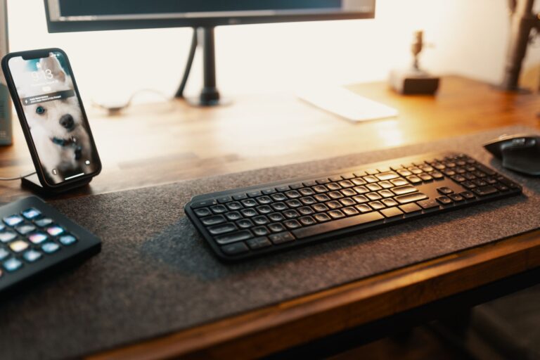 NuPhy Air75 v2 vs Keychron K3 Pro vs Logitech MX Mechanical Mini: pojedynek bezprzewodowych klawiatur